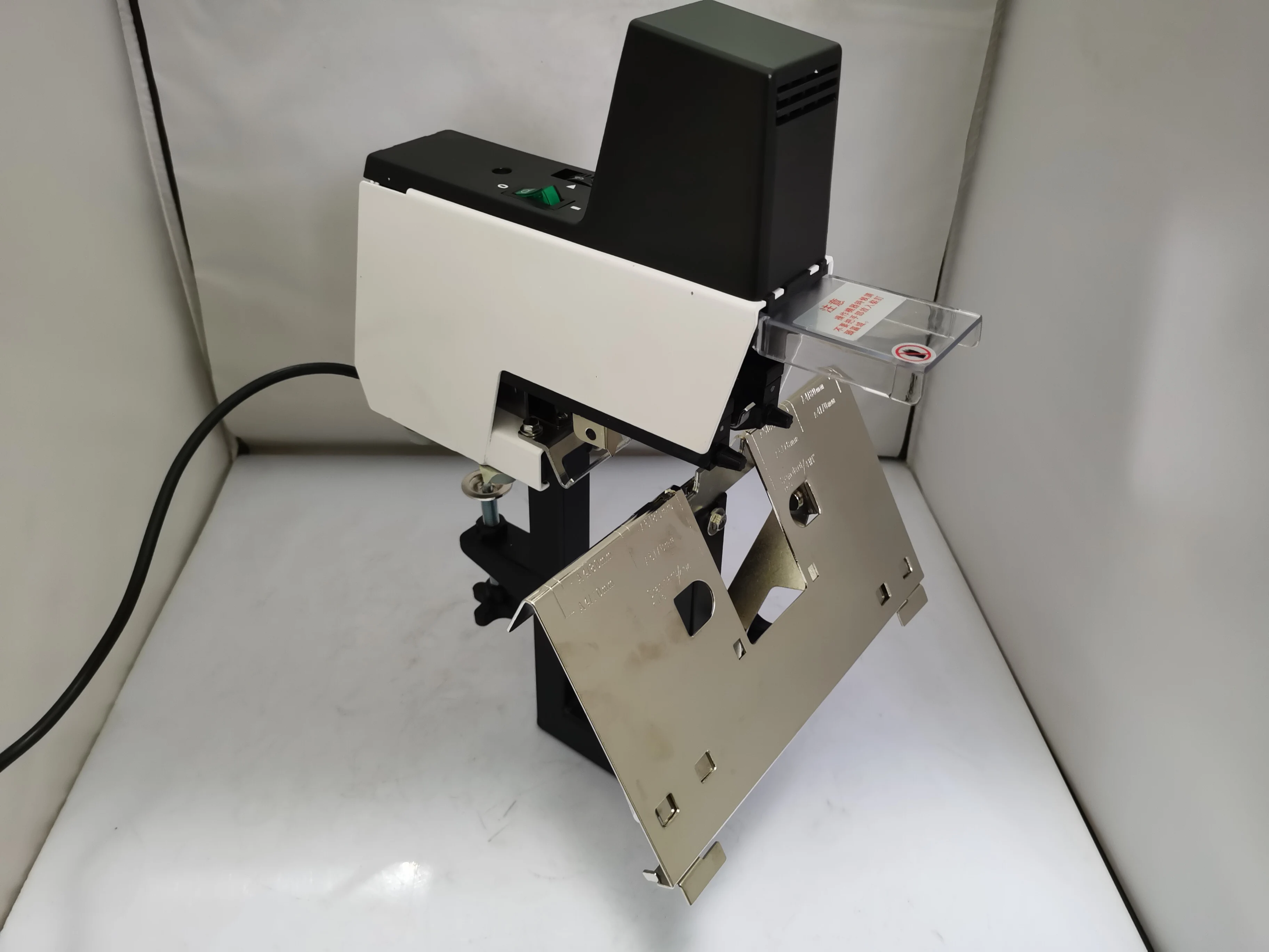 Electric Stapler Heavy - 106 دباسة كهربائية شديدة التحمل /
